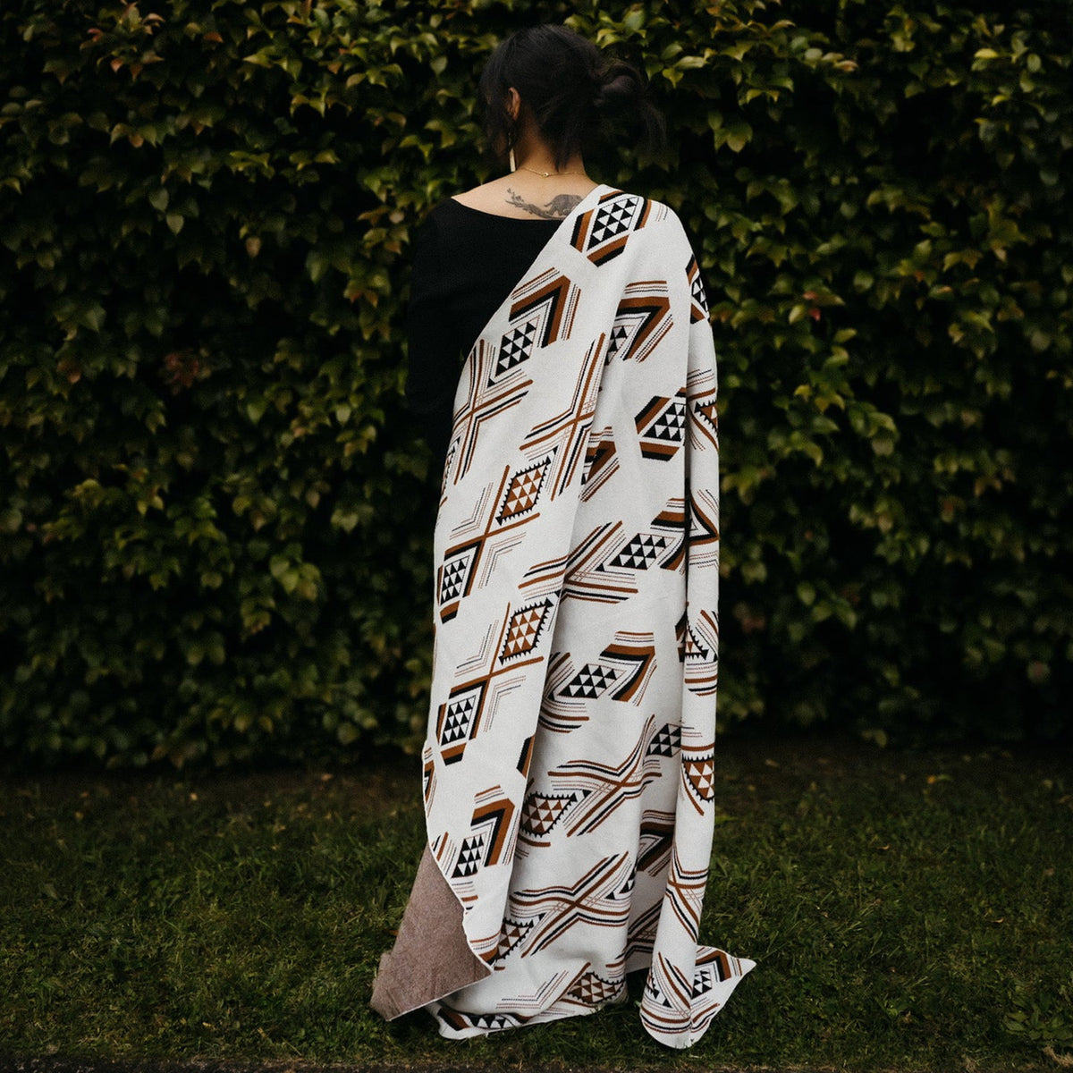 Cosy and Soft Māori Blanket in White Brown and Black Niho Pattern