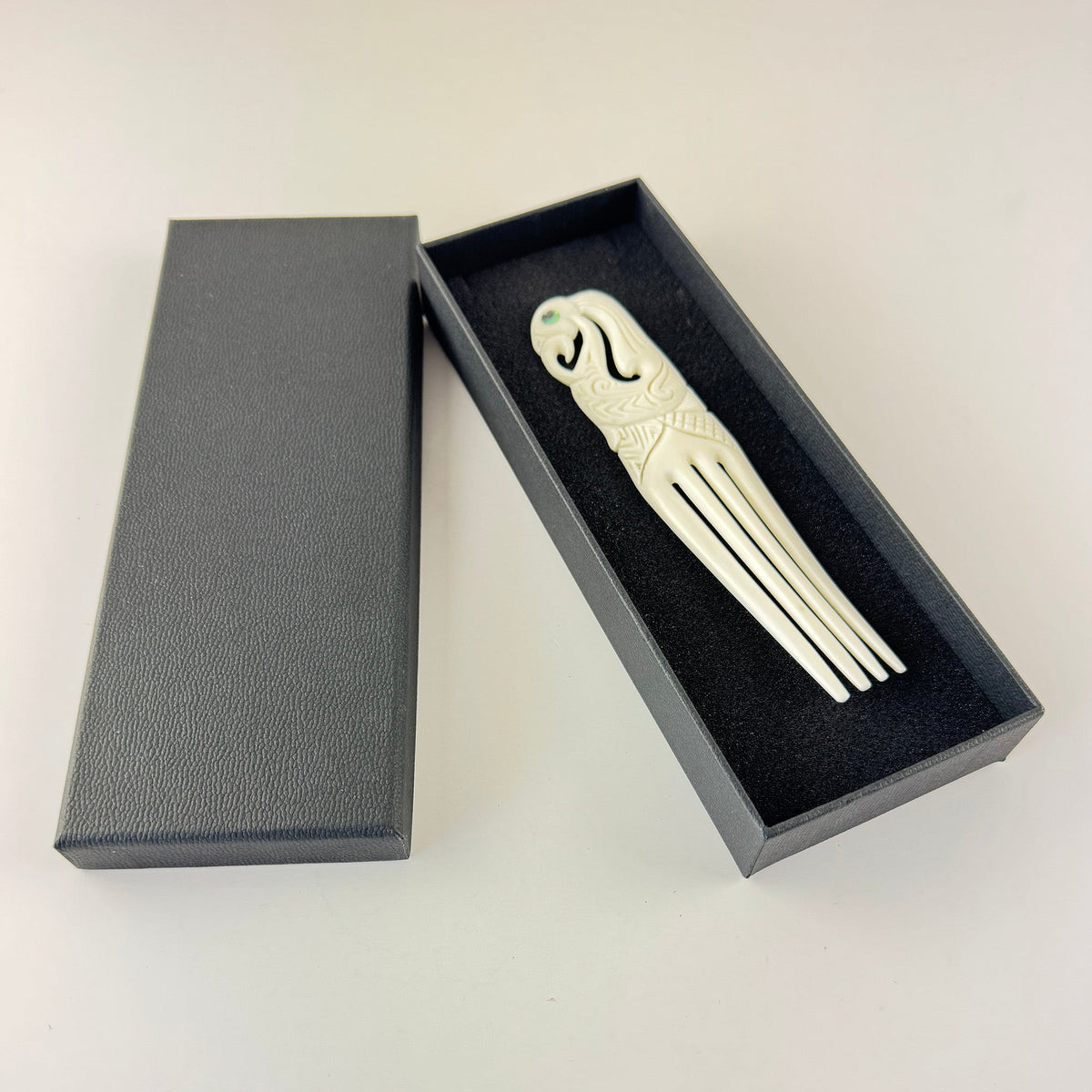 Large Maori Manaia Heru Comb - ShopNZ