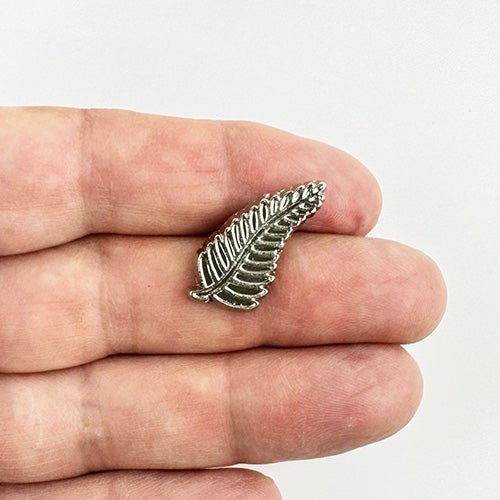 New Zealand Silver Fern Pinback Badge - ShopNZ