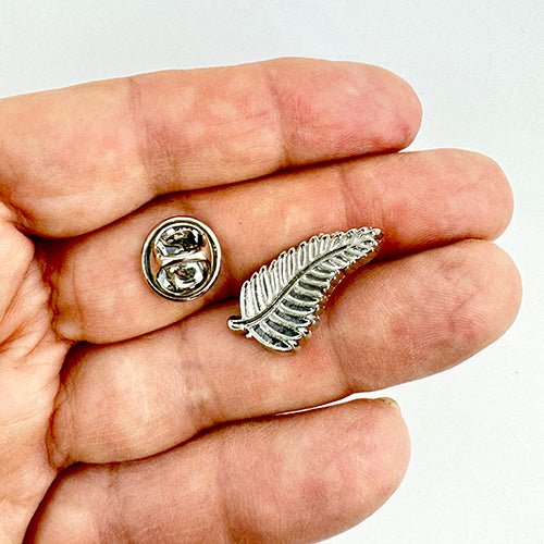 New Zealand Silver Fern Pinback Badge - ShopNZ