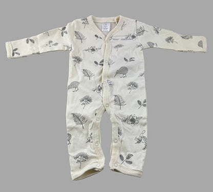 Kiwi Souvenir Newborn Baby Romper-Beanie-Booties Set - made from soft cotton knit