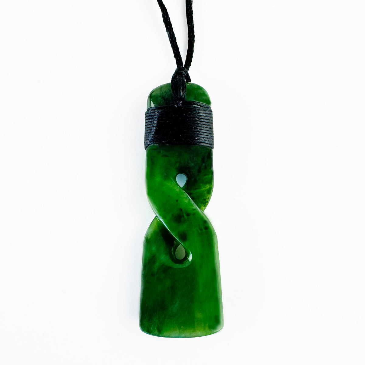 Beautiful 7cm Genuine NZ Greenstone Toki with Twist Necklace