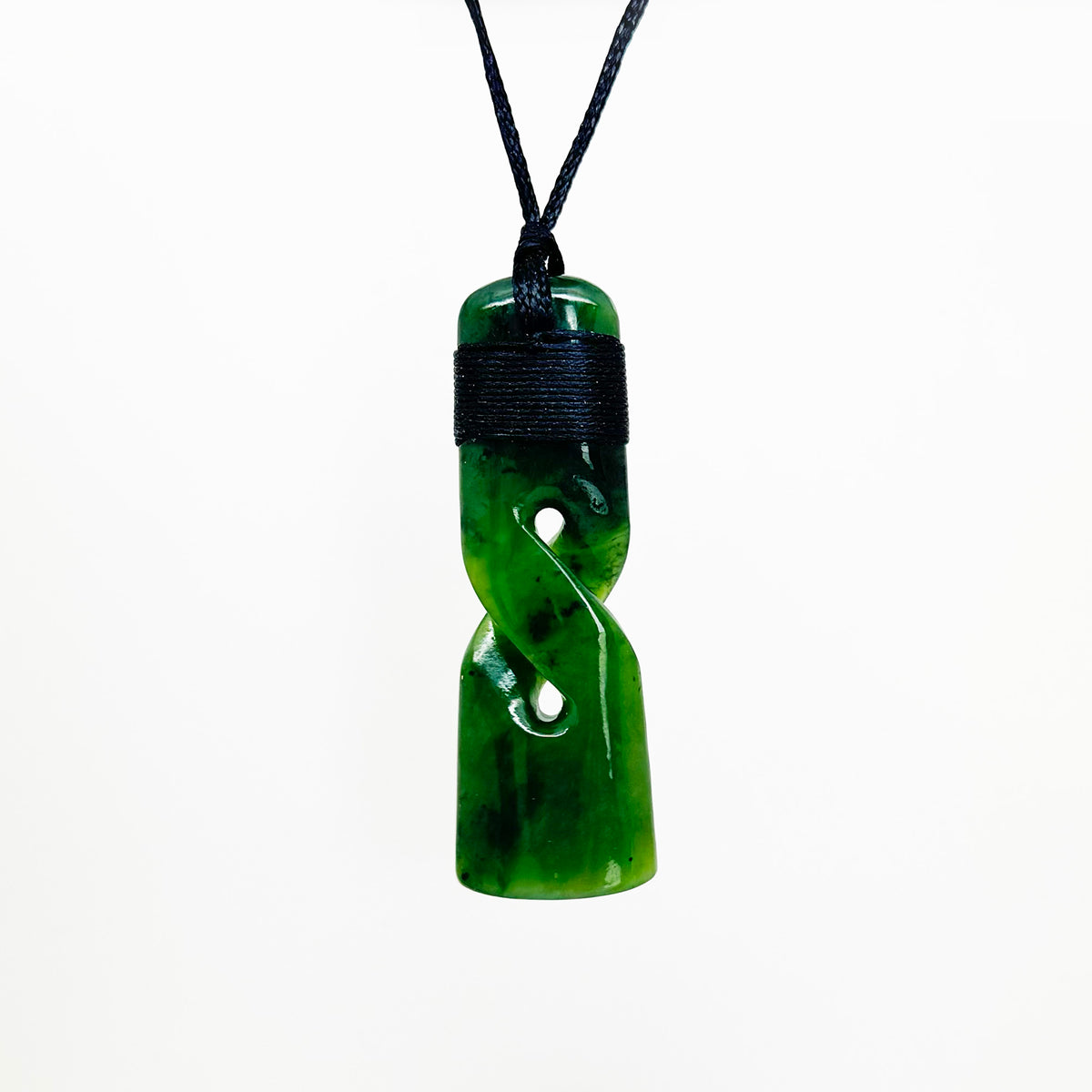 Beautiful 7cm Genuine NZ Greenstone Toki with Twist Necklace