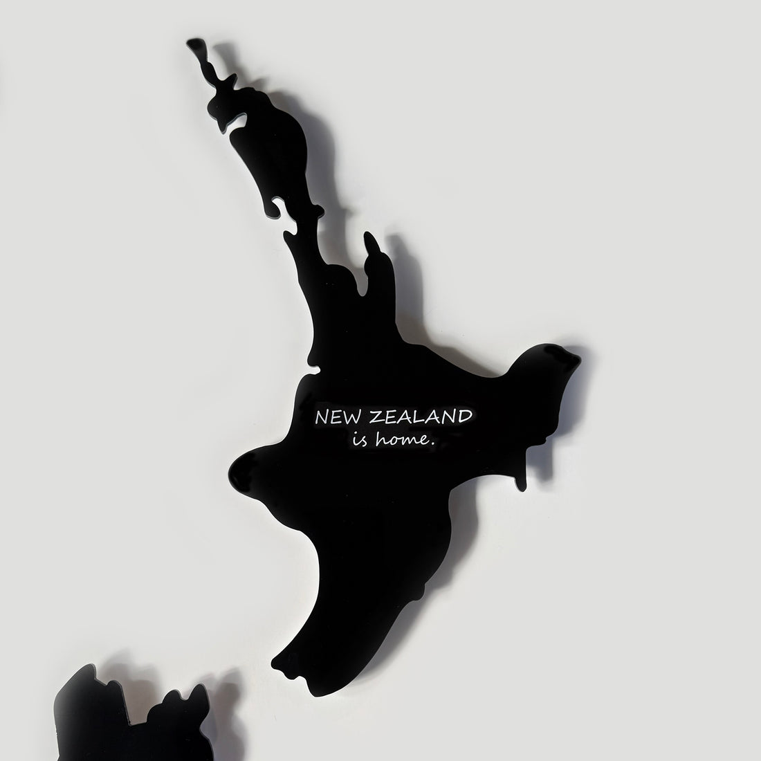Large Map of NZ Wall Art with NEW ZEALAND is Home Engraving