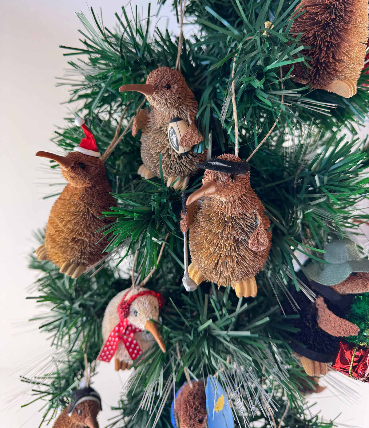 2026 Brush NZ Kiwi Bird Golfer Christmas Ornament