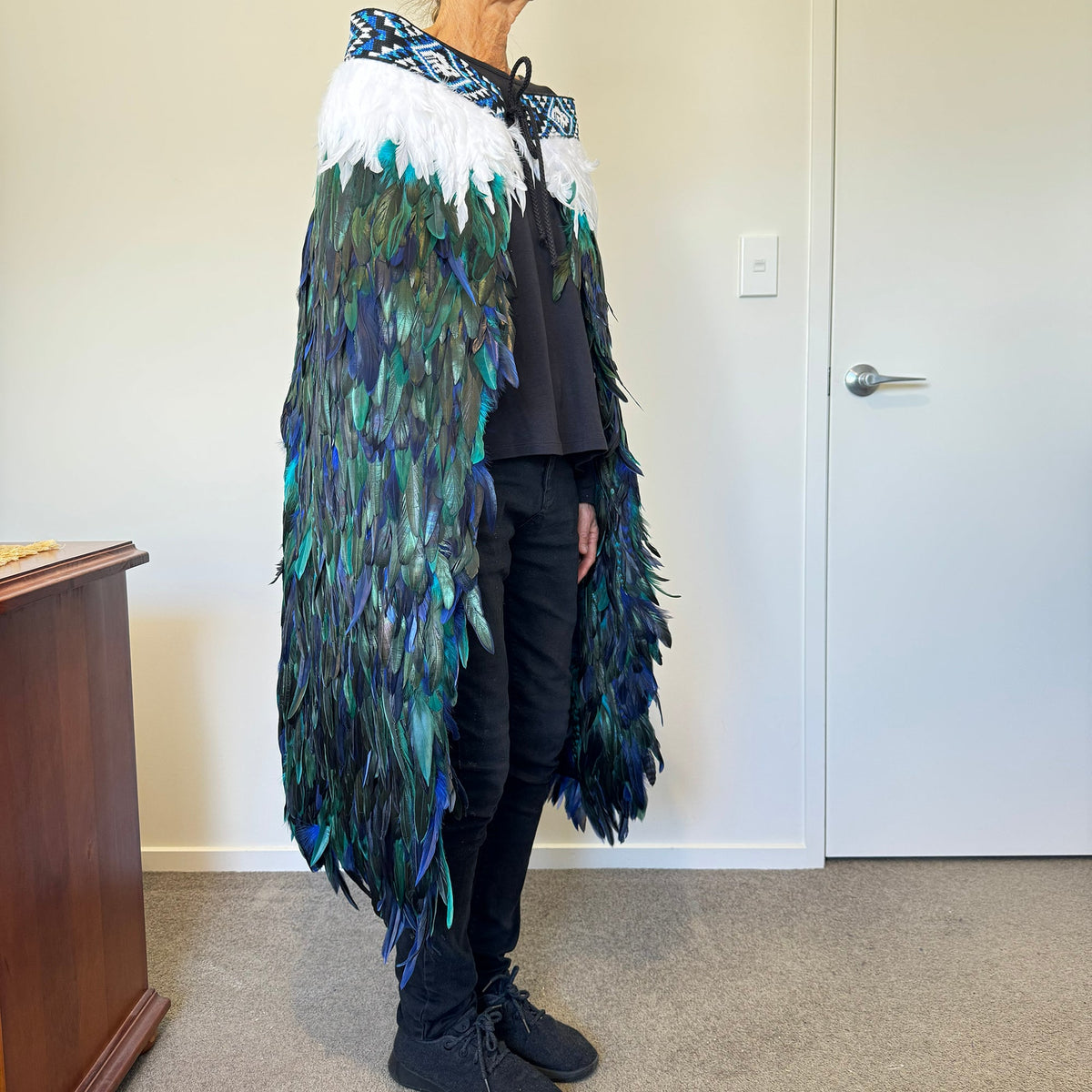 Beautiful Paua Blue Māori Korowai Full Length Cloak - ShopNZ