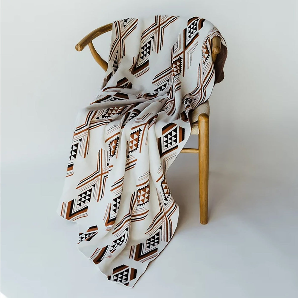 Cosy and Soft Māori Blanket in White Brown and Black Niho Pattern - ShopNZ