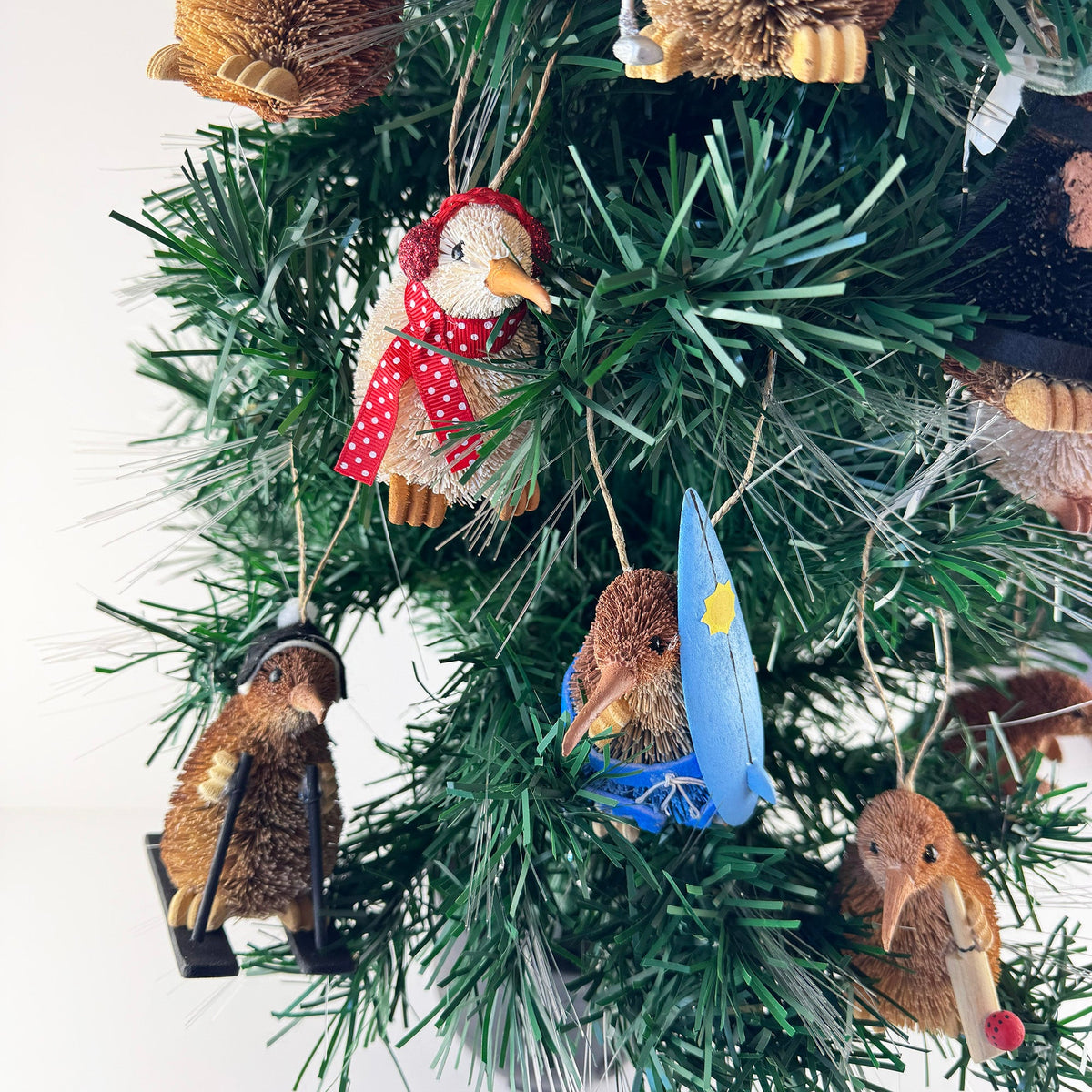 Cute Brush NZ Kiwi Bird Snowman Christmas Ornament - ShopNZ