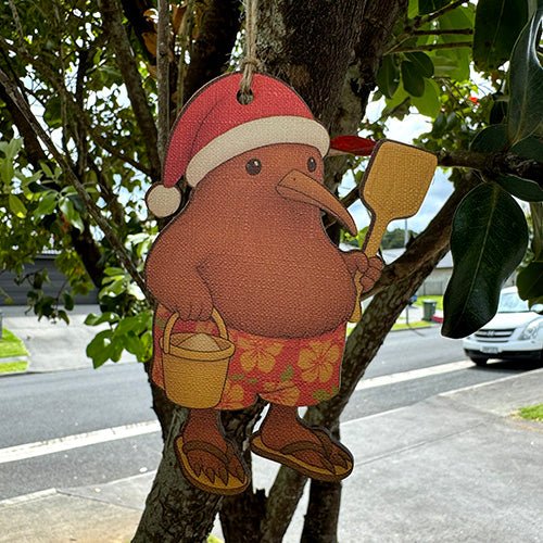 Cute Santa Kiwi with Bucket and Spade Christmas Ornament - ShopNZ