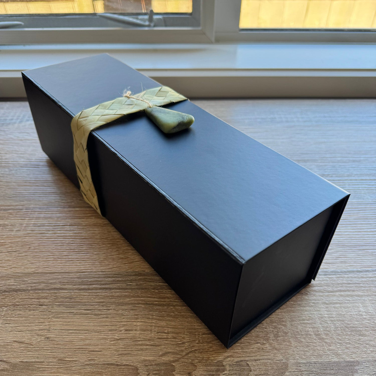 Large 23cm NZ Māori Greenstone Mere (Optional Gift Boxes Stand and Engraving) - ShopNZ