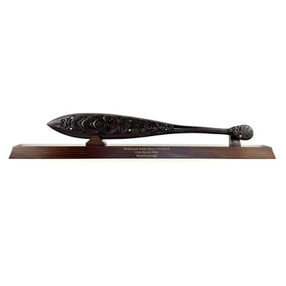 Mahogany Maori Waka Hoe Paddle with Optional Stand - ShopNZ