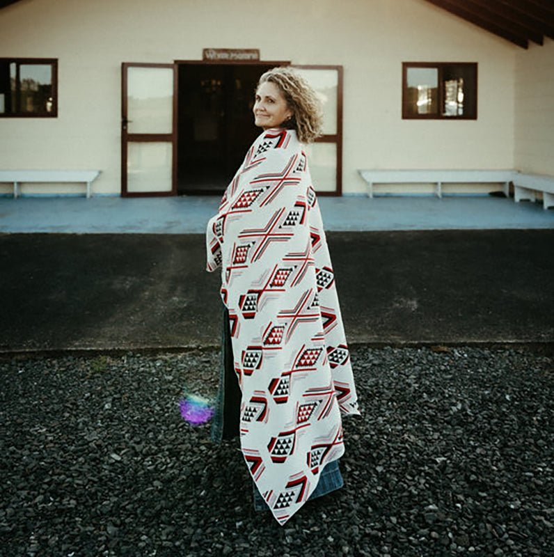 Māori Blanket - Red Niho Pattern - Symbol of Unity and Collective Strength - ShopNZ