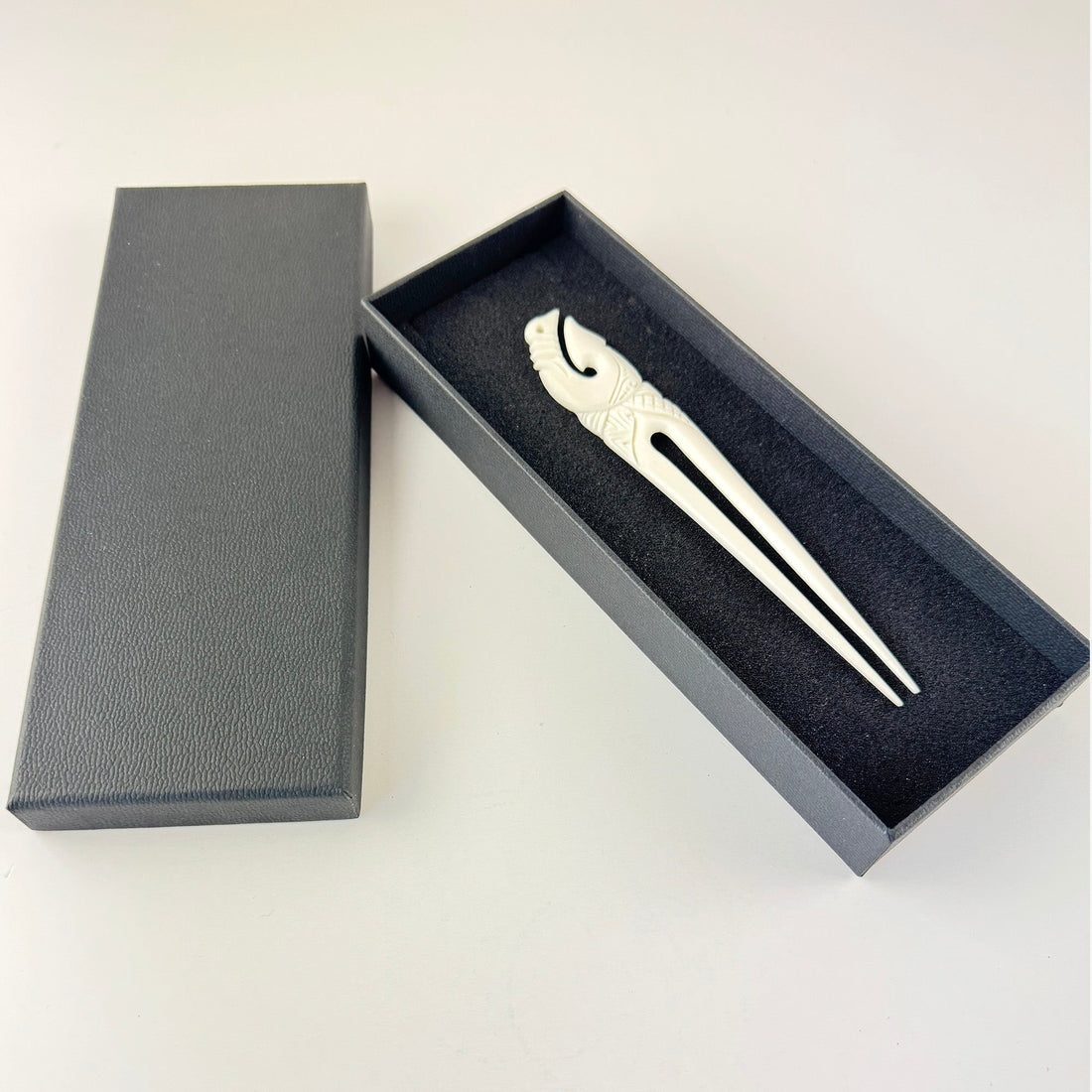Maori Bone Carved Hook Heru Hair Comb - ShopNZ
