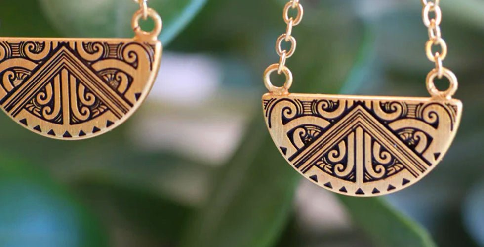 Māori Maunga - nui Great Mountain Kōuma Breastplate Earrings - ShopNZ