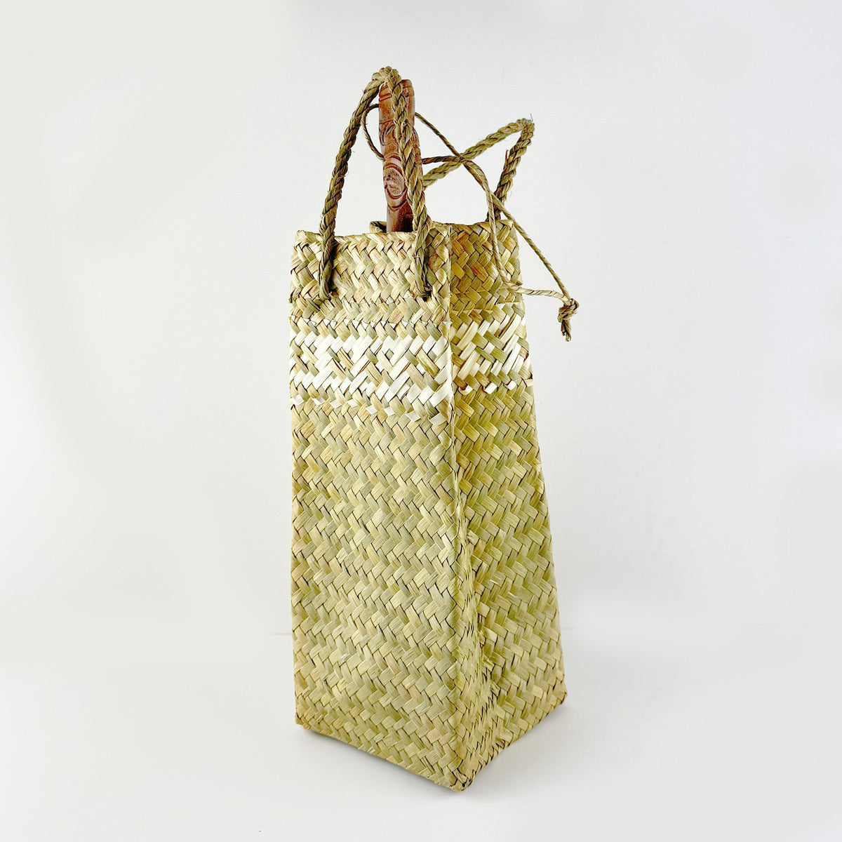 Maori Wahaika - Stand and Presentation Box Optional - ShopNZ