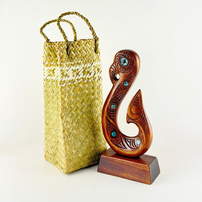 Matau Hook NZ Māori Trophy - ShopNZ