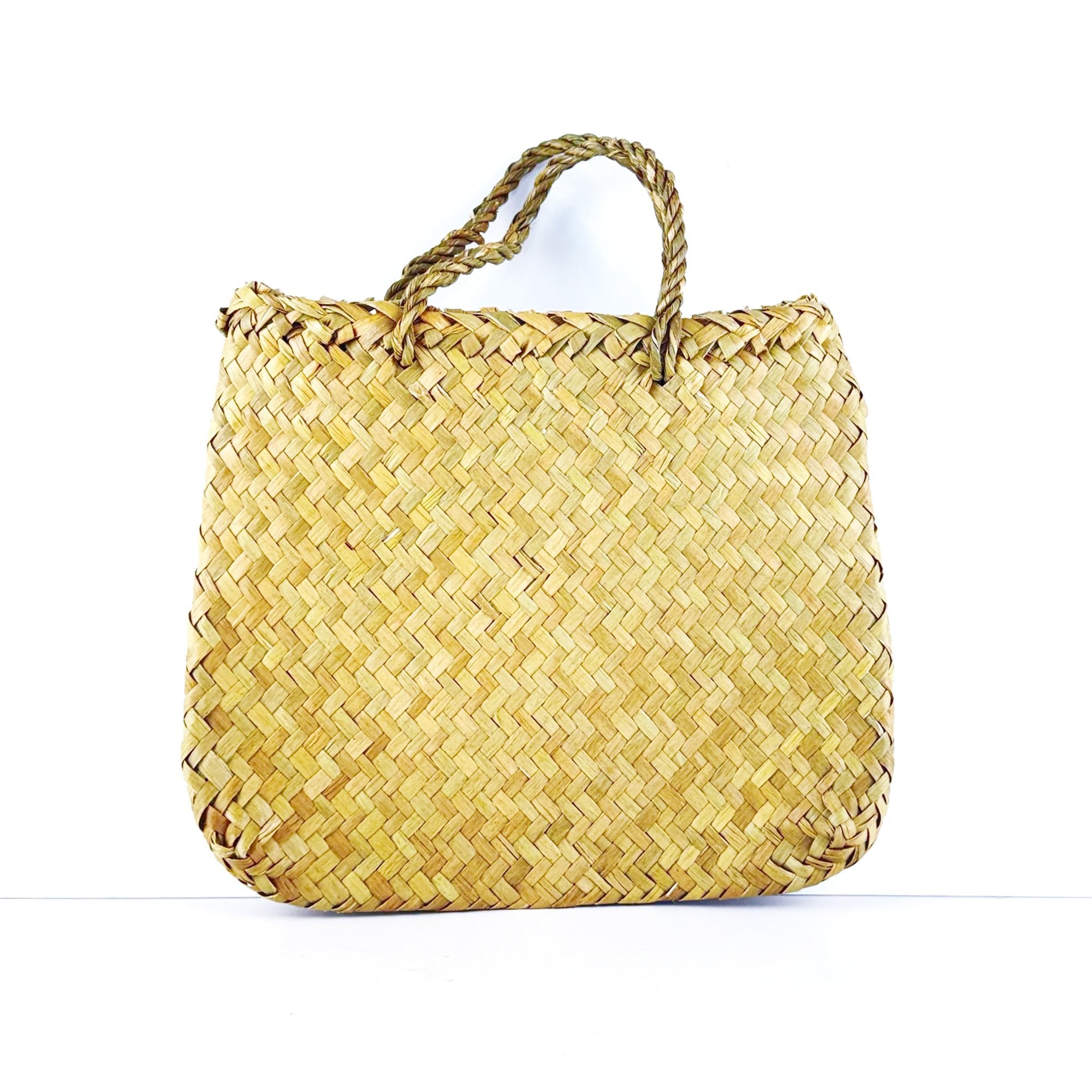 Medium Maori Style Kete Basket 20 x 23cm - ShopNZ