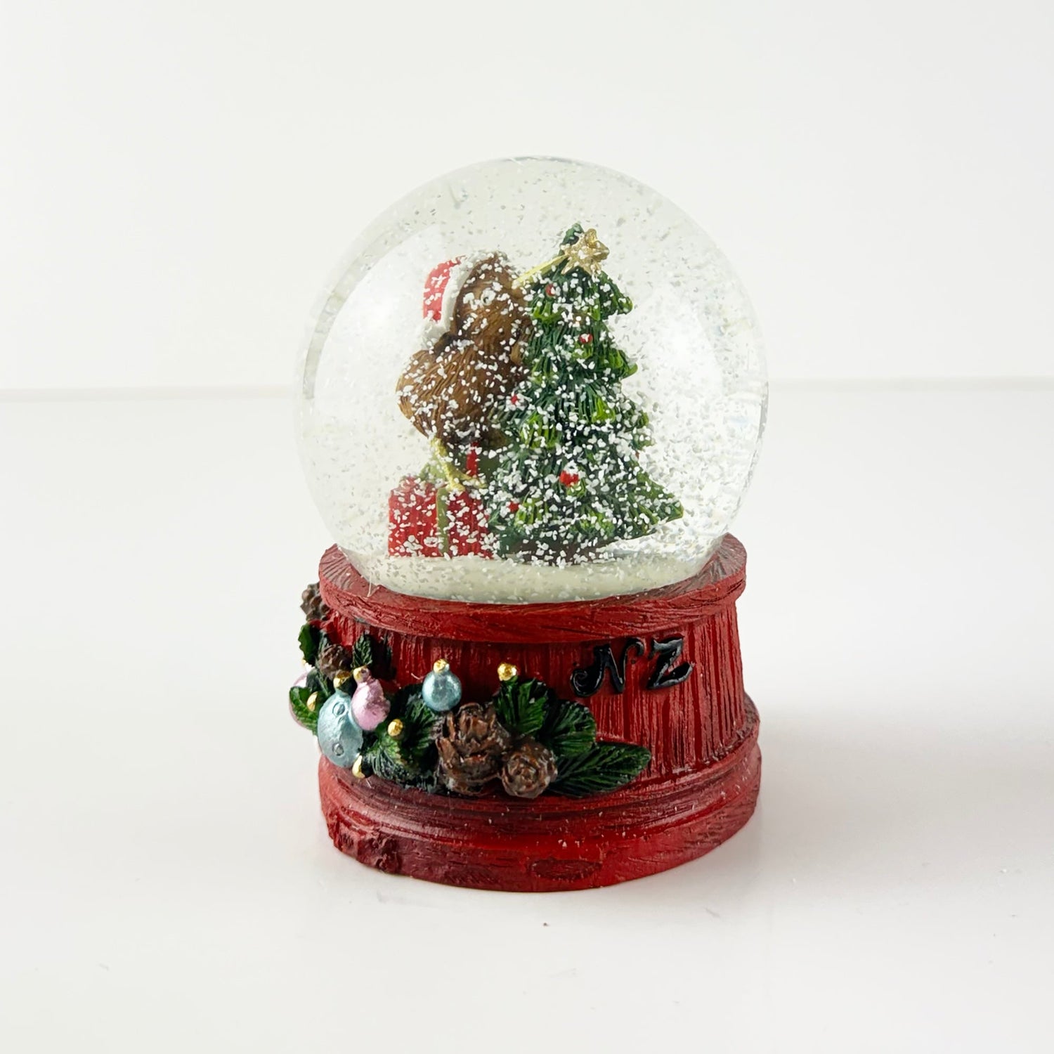 New Zealand Christmas Kiwi Bird Snowglobe - Perfect To Add To Your Collection - ShopNZ