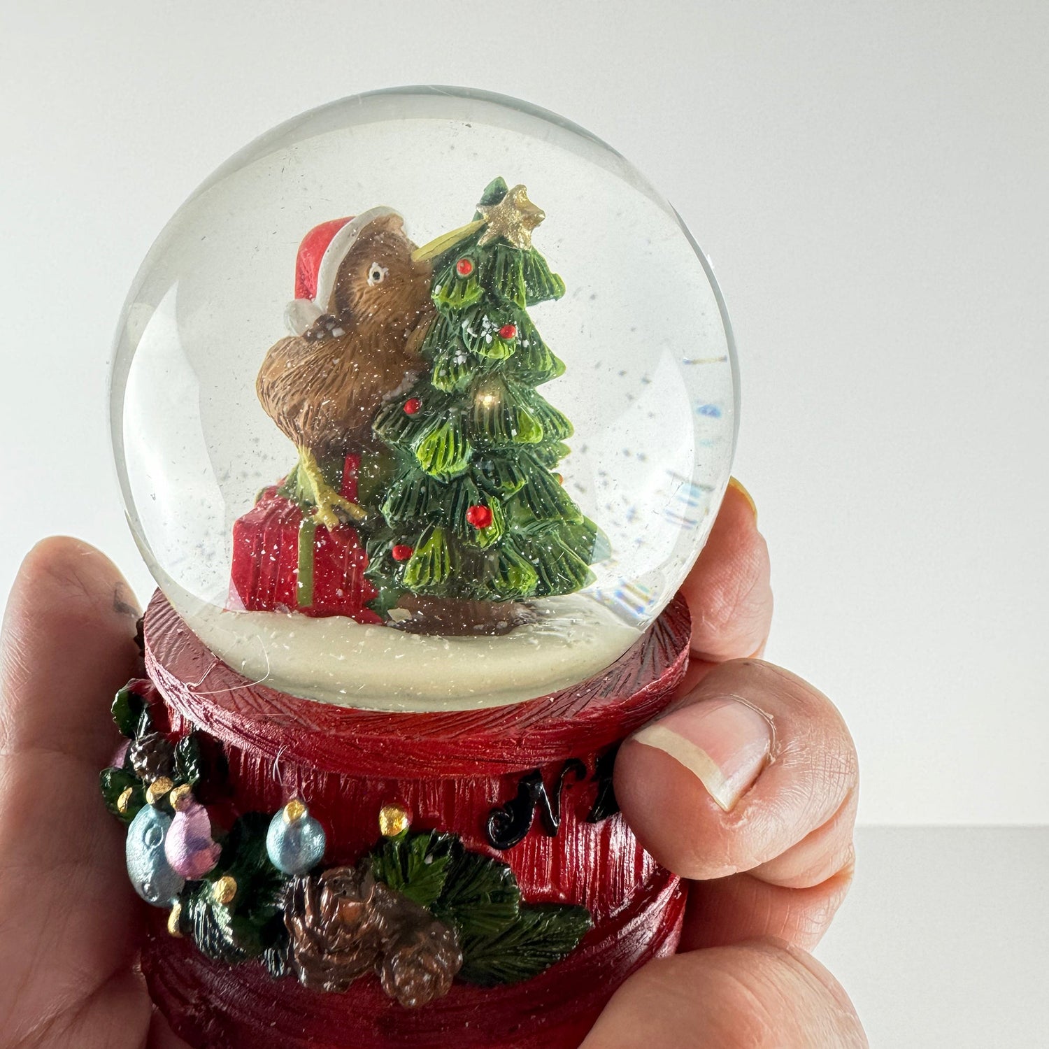 New Zealand Christmas Kiwi Bird Snowglobe - Perfect To Add To Your Collection - ShopNZ