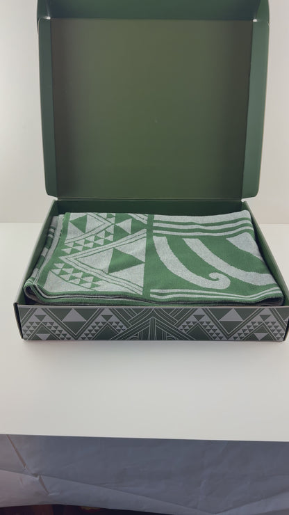 Maori Blanket Paraikete - Green and Grey Kotahitanga Throw