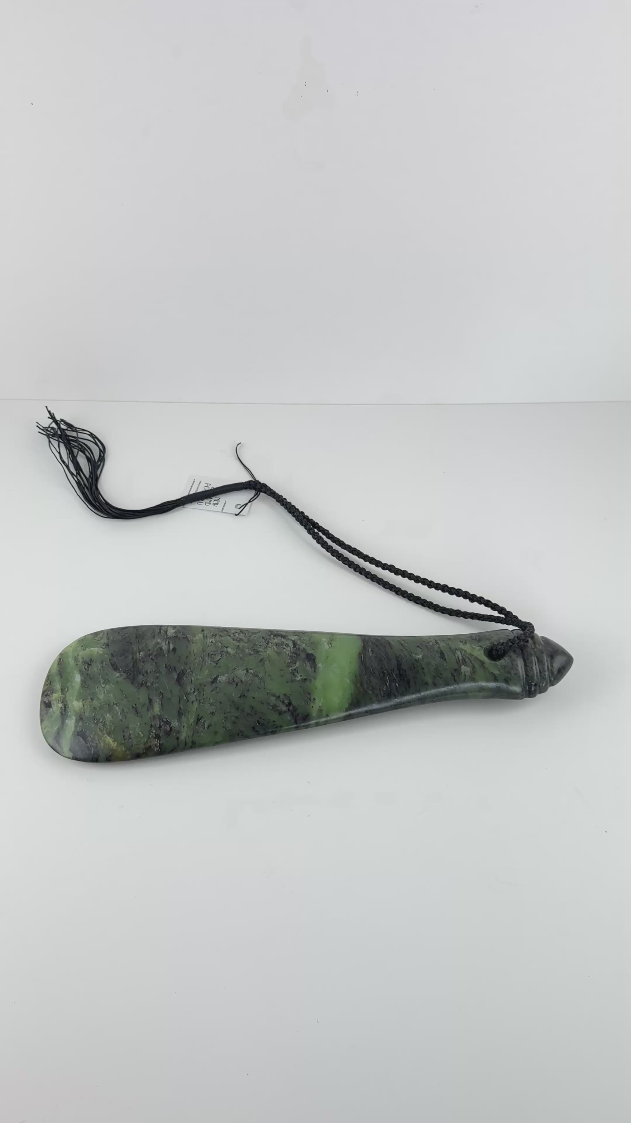 Beautiful Full Size 34.5cm Ngai Tahu Greenstone Mere