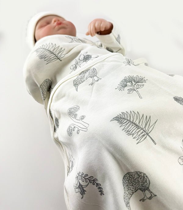 Souvenir Newborn Baby Romper Set Blanket and Kiwi Toy Gift Box - ShopNZ