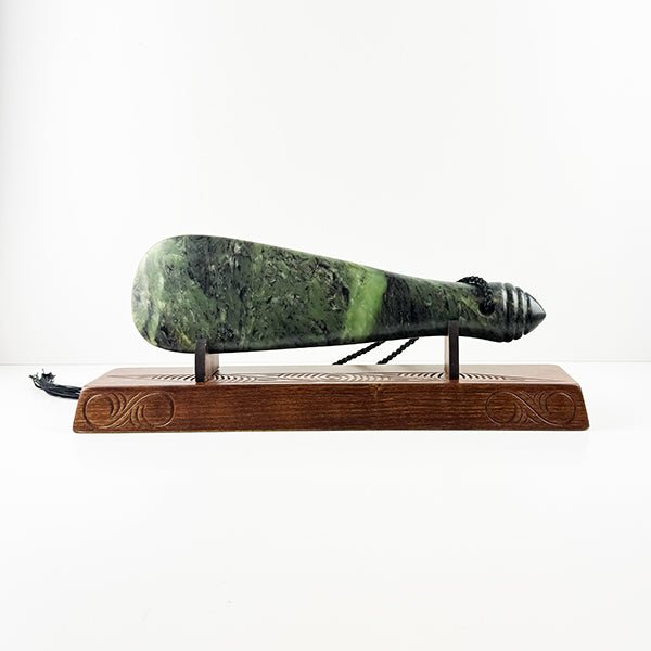 Stunning Full Size 34.5cm Ngai Tahu Greenstone Mere - ShopNZ