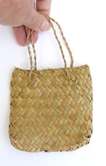 Small Flax Kete Bag 10 x 10cm - ShopNZ