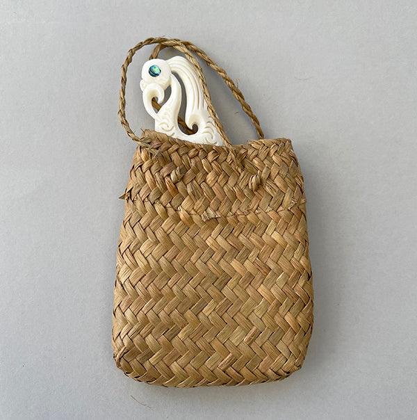 Large Maori Manaia Heru Comb - ShopNZ