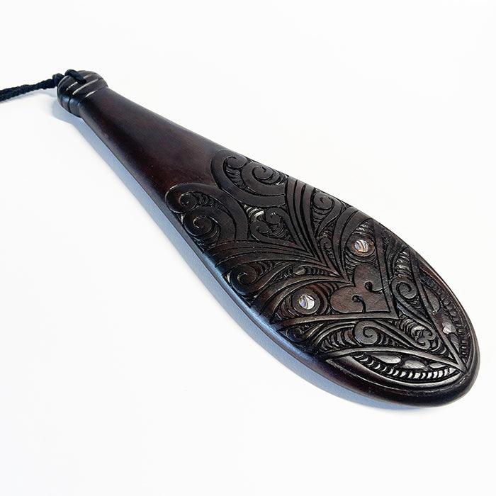 New Zealand製 マオリの木彫りPATU(武器) New Zealand製 マオリの木彫りPATU(武器) - メルカリ