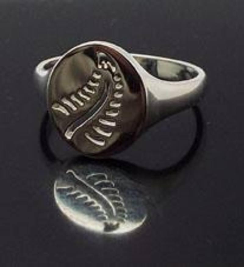 NZ Silver Fern Signet Ring - ShopNZ